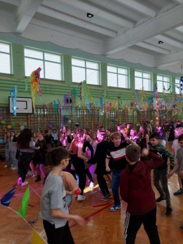 b_1024_768_0_00_images_2023_2024_WYDARZENIA_Choinka_419920469_840370581224225_8347928090043540628_n